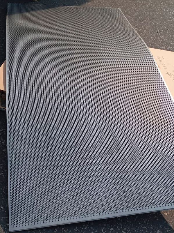 Перфорированные нержавеющие листы 2 мм